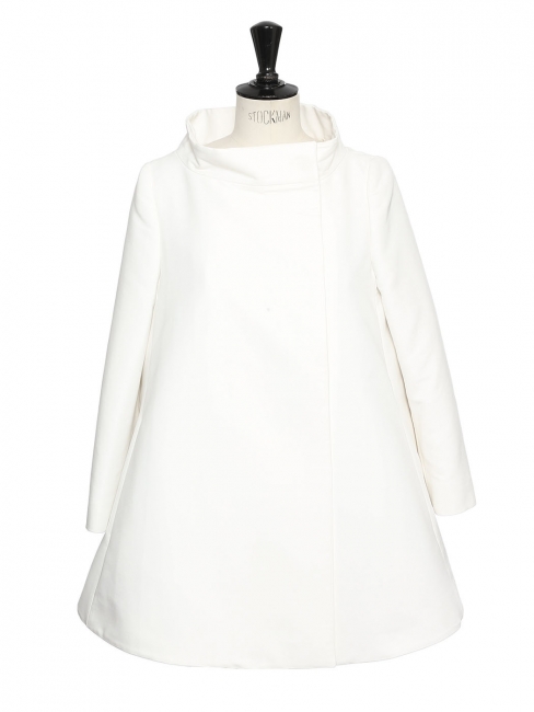White silk sixties style long sleeves spring coat Retail price &euro;1800 Size 36