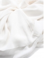 Robe mi-longue sans manches col rond en crêpe blanc Prix boutique 1100€ Taille 38