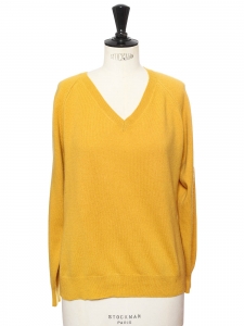Mustard yellow cashmere v neckline sweater Retail price €520 Size M