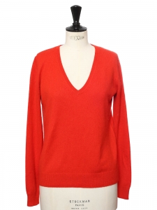 V neckline red cashmere sweater Retail price €280 Size S
