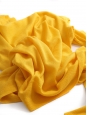 Pull en laine, soie et cachemire jaune doré col rond RRP 390€ Taille 36