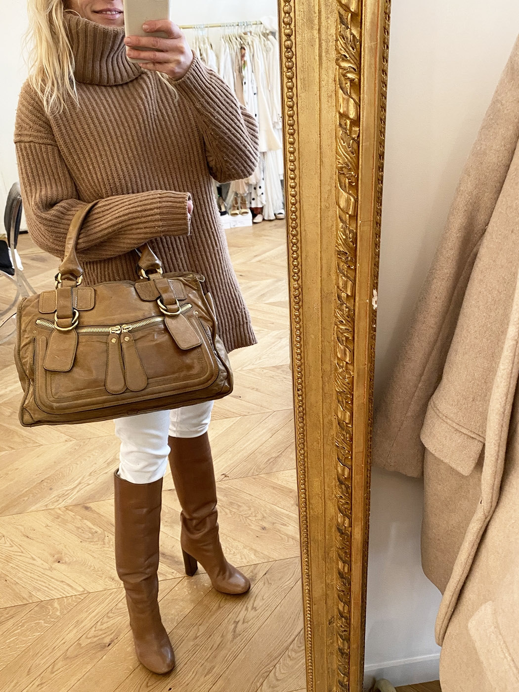 Boutique CHLOE Grand sac tote Bay en cuir marron camel Px boutique 1200€
