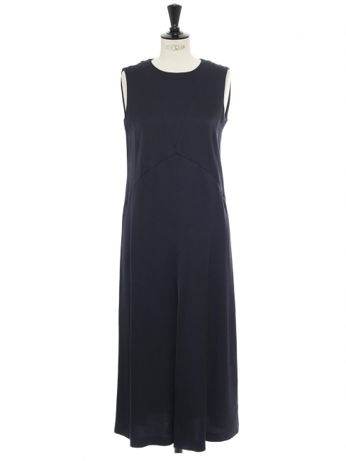 Sleeveless long dress in midnight blue crepe Retail Price €345 Size 38