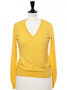 Yellow cashmere V neck sweater Retail price €890 Size 36