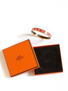 Bracelet ACTE III fin plaqué or en émail rouge, blanc et doré Prix boutique 385€