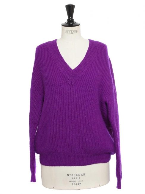 V neck thick alpaca and cashmere wool sweater Retail price €850 Size 38 to 40