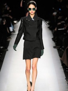 Black wool crêpe cropped jacket with vinyl collar Retail price €3000 Size 34