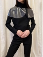 Veste courte en crêpe noir avec collerette en vinyle transparente Prix boutique 3000€ Taille 34
