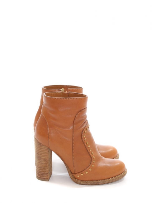 Thick wooden heel camel brown leather ankle boots with gold studs Retail price €900 Size 38.5