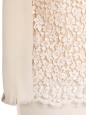 Top manches longues en dentelle fleurie et soie blanc écru et gris perle Prix boutique 950€ Taille 38