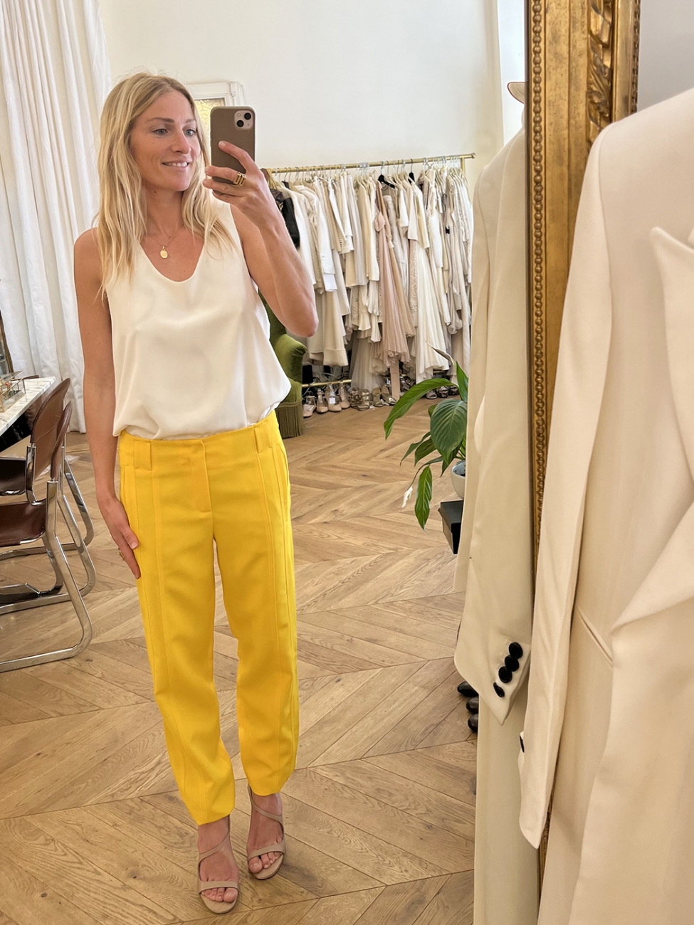 Crêpe Couture high-rise straight pants in yellow - Valentino | Mytheresa