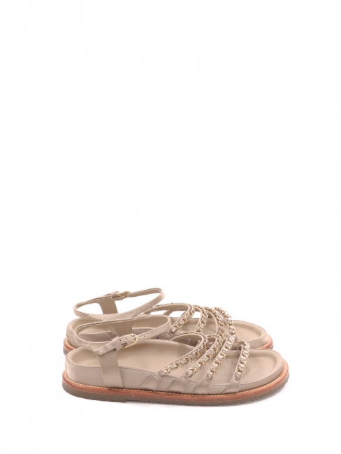 Flat beige satin flat sandals with gold leather and chain straps Retail €1150 Size 35.5