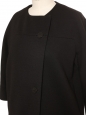 Veste droite col rond en laine noire en laine et boutons texturé Prix boutique 1950€ Taille 38