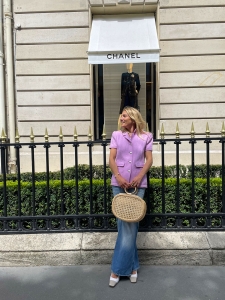 Veste de tailleur manches courtes en tweed de laine mauve rosé à boutons siglés CC argent Prix boutique 5000€ Taille 38