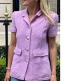 Veste de tailleur manches courtes en tweed de laine mauve rosé à boutons siglés CC argent Prix boutique 5000€ Taille 38