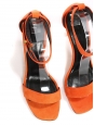 Sandales ICONIC à talon en suède orange et bride cheville Prix boutique 550€ Taille 37