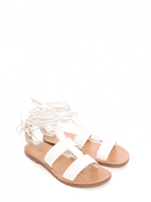 Flat white leather sandals  Retail price €590 Size 39