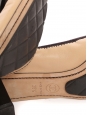 Escarpins à bout rond en cuir bicolore noir et beige rosé et détail camélia Prix boutique 1150€ Taille 36,5