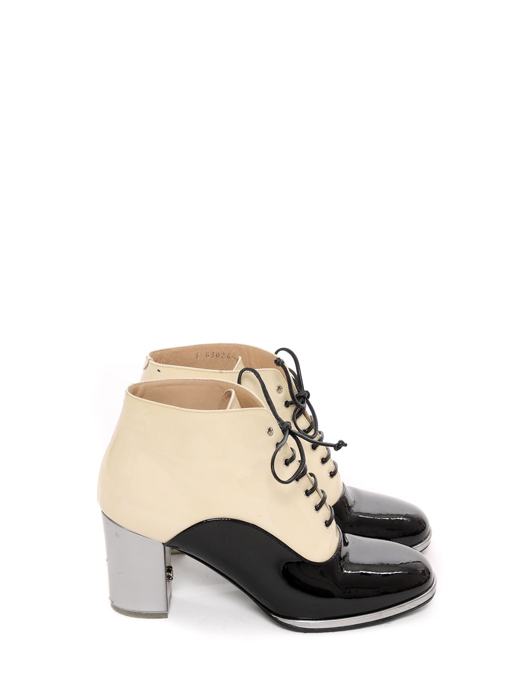 Chanel White Leather Cap Toe Ankle Boots