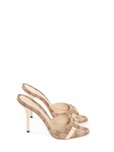 Sandales mules à talon en toile beige imprimé monogram et mors doré Prix boutique 620€ Taille 35,5