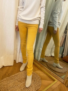 Jean slim en coton jaune ambre Prix boutique 170€ Taille XS