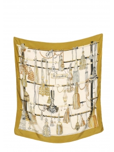 Foulard carré en twill de soie PASSEMENTERIE vert noir camel et blanc Prix boutique 410€ Taille 90 x 90