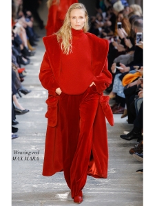 Manteau droit long en laine rouge rubis Prix boutique 650€ Taille 38/40